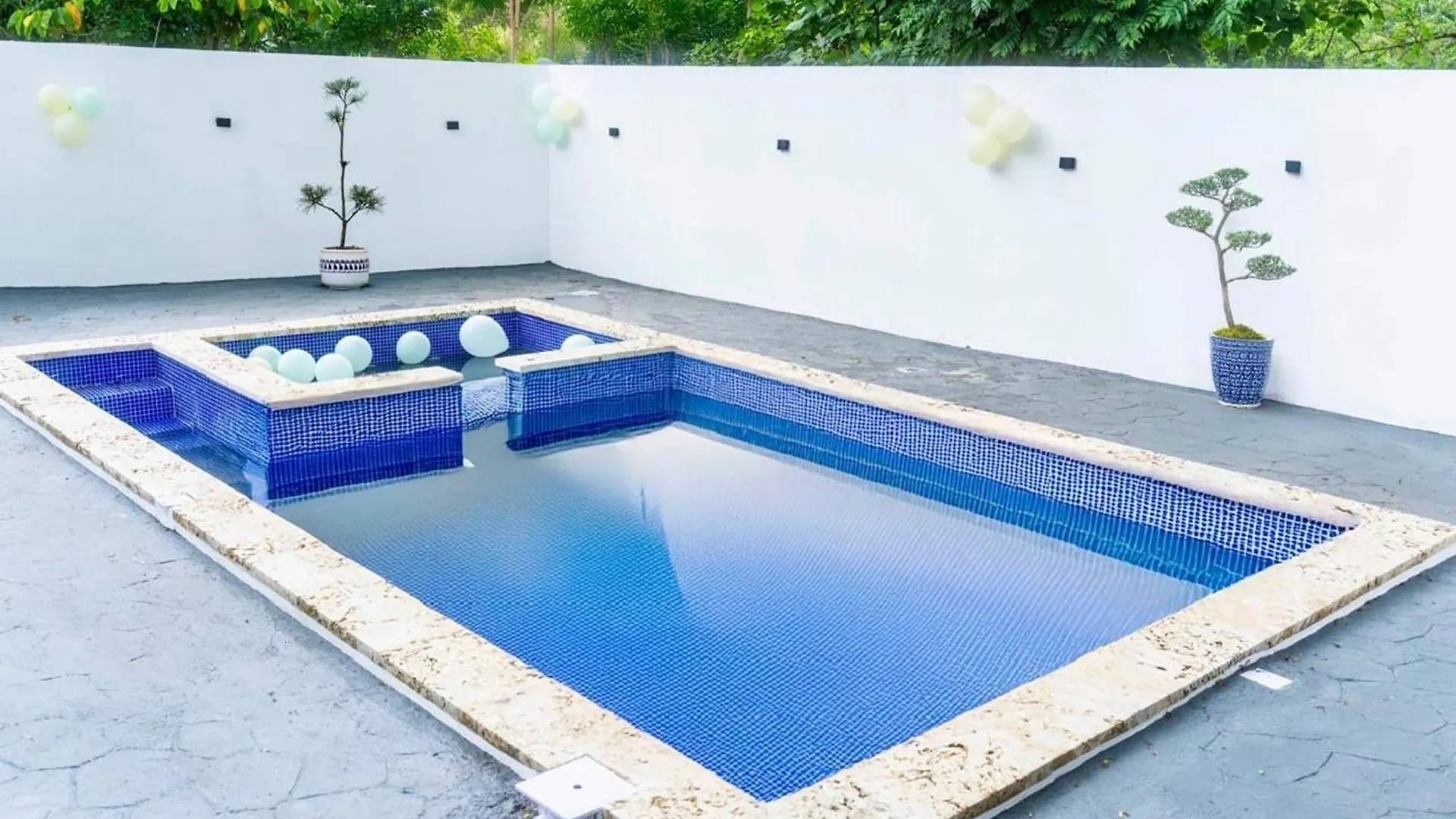 Centrally Located In El Pino La Vega, 10 People, Heated Pool Vila